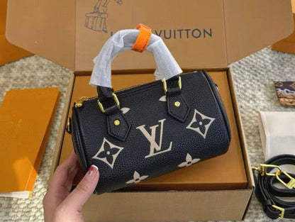 LV
NEW CAME GOOD QUALITY WITH BOX  🎁
90 dhs✅

Zain295
♥️♥️♥️