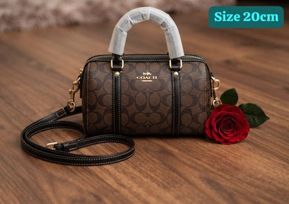 Coach
Best quality
Whith box’s
100 dhs🇦🇪🇦🇪
size 20cm

Zain158
♥️♥️♥️