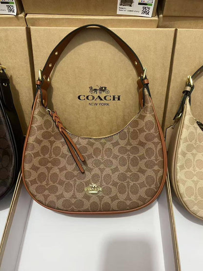 Coach
95 dhs🪙🖤
Size: 27 cm 

Zain35
♥️♥️♥️