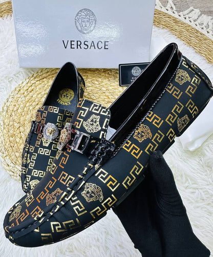 LV - Gucci - Fendi - Armani
High quality 
size 40-46 
250 dhs🪙
Master

Zain132
♥️♥️♥️