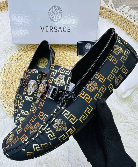 LV - Gucci - Fendi - Armani
High quality 
size 40-46 
250 dhs🪙
Master

Zain132
♥️♥️♥️