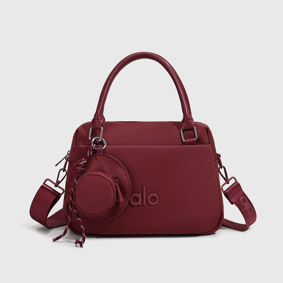 Alo Top Handle Bag
sʜᴏᴜʟᴅᴇʀ ᴄʀᴏssʙᴏᴅʏ
ᴢɪᴘᴘᴇʀ ᴛʏᴘᴇ
ғᴀʙʀɪᴄ ᴍᴀᴛᴇʀɪᴀʟ
ᴡɪᴛʜ ᴛʀɪᴍ ʟᴏɴɢ sᴛʀᴀᴘ
WITH HAT CHARMS
sɪᴢᴇ : 28 cm

75 dhs✅

Zain31
♥️♥️♥️