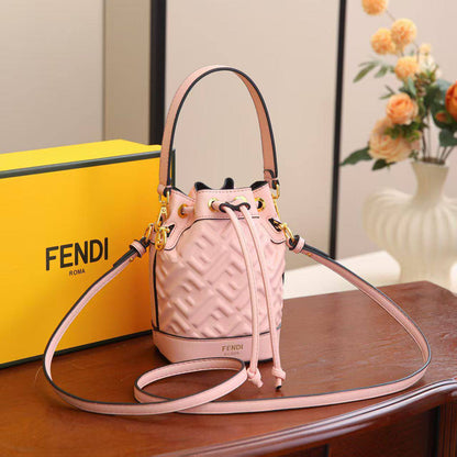 FENDI
 GOOD QUALITY

 WITH BOX 🎁

100 dhs✅

Zain39
♥️♥️♥️
