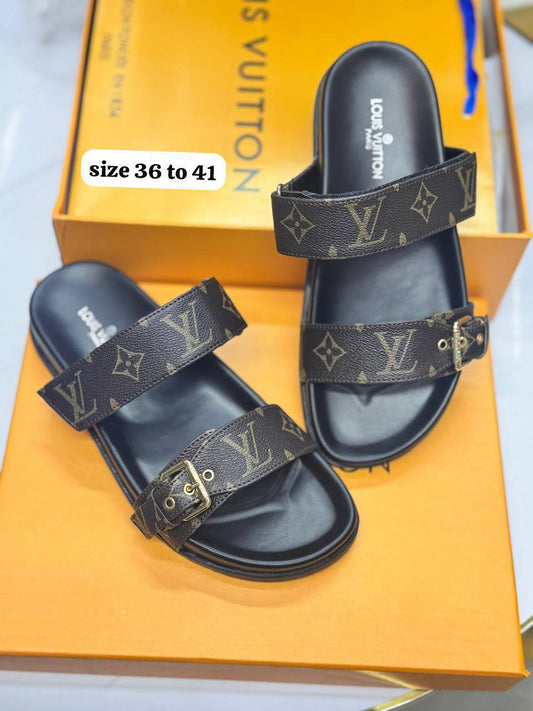 𝗟𝗩 𝗦𝗟𝗜𝗣𝗣𝗘𝗥
💯𝙃𝙞𝙜𝙝 𝙌𝙪𝙖𝙡𝙞𝙩𝙮
Size 36-37-38-39-40-41
105 dhs❣️

Zain86
♥️♥️♥️