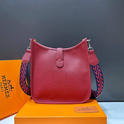 Hermes

25*24*12  cm

With box
🎁🎁🎁

80 dhs✅

Zain17
♥️♥️♥️