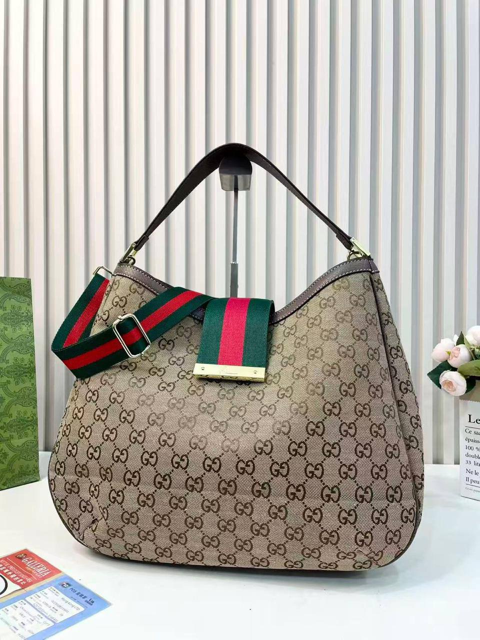 Gucci
110 dhs✅

Zain143
♥️♥️♥️