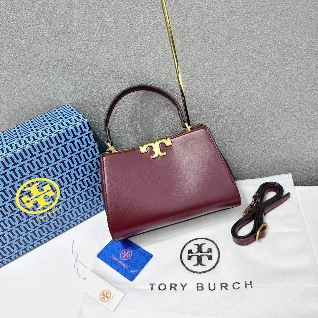 Tory Burch

with box
🎁🎁🎁

95 dhs🪙

Zain143
♥️♥️♥️
