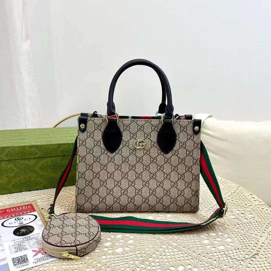 Gucci
95 dhs✅
size 25cm

Zain26
♥️♥️♥️