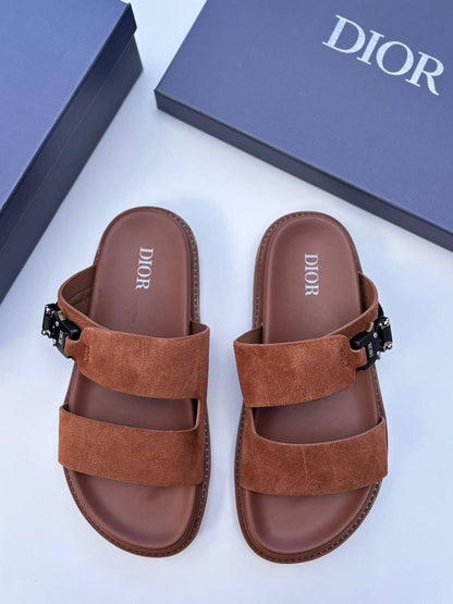 Dior   
130 dhs❤️
Size 40-45

Zain30
♥️♥️♥️