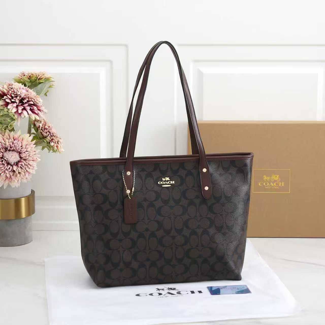 Coach
with box
🎁🎁🎁

95 dhs🪙🌨️

Zain143
♥️♥️♥️