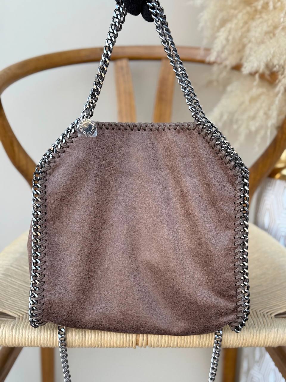 STELLA McCARTENY
25cm
350 dhs🇦🇪🇦🇪
Top quality

Zain167
♥️♥️♥️