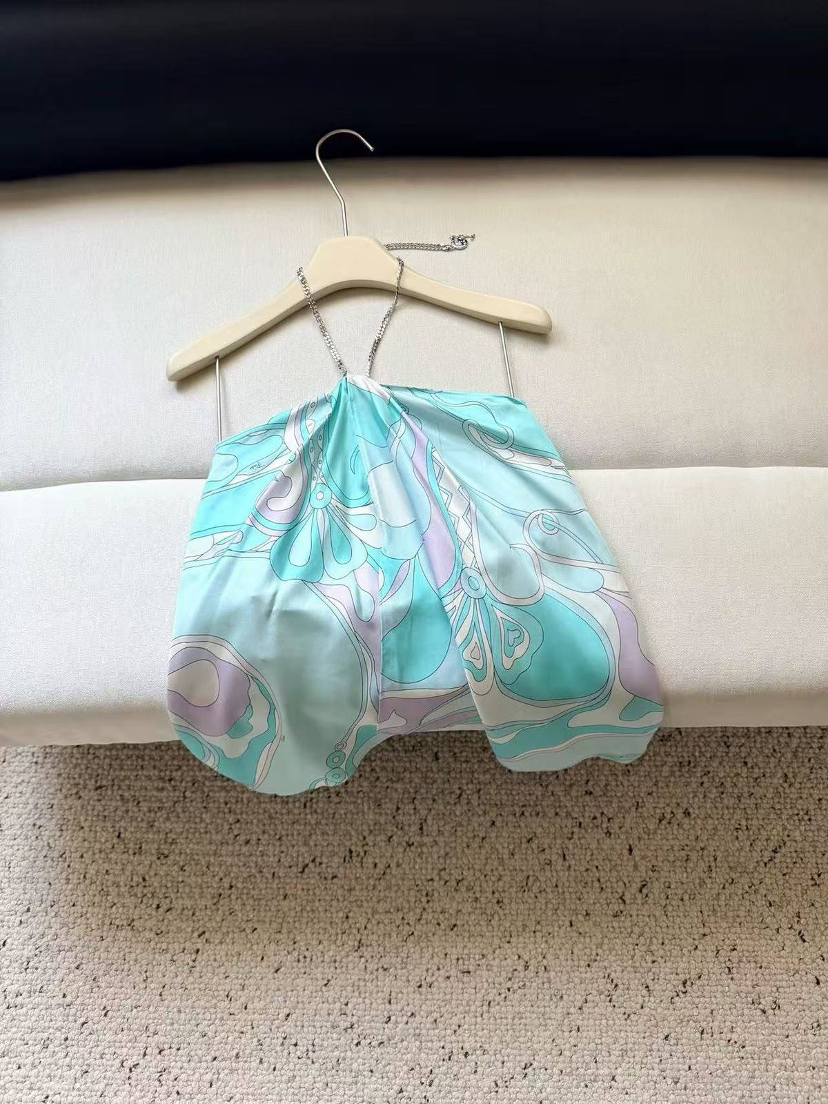 PUCCI new
✨VIP QUALITY ✨
        💯 silk😍
Size :36-38-40-42
1750 dhs🇦🇪🇦🇪

Zain287
♥️♥️♥️