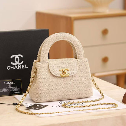 Chanel

100 dhs🇦🇪🇦🇪

With box

Zain219
♥️♥️♥️