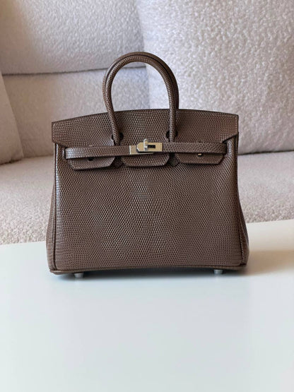 Hermes birkin 25cm💕master quality😍with box❤️
780 dhs🇦🇪🇦🇪

Zain52
♥️♥️♥️