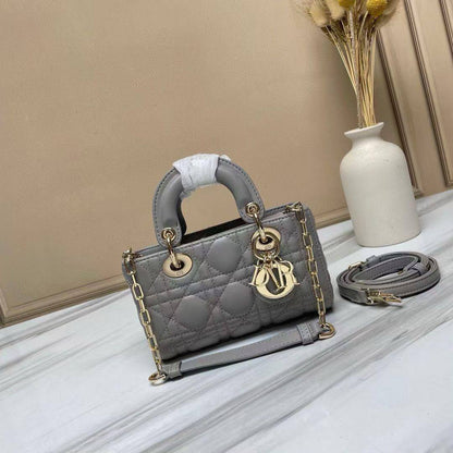 Dior
Master❣️❣️
280 dhs✅

Zain153
♥️♥️♥️