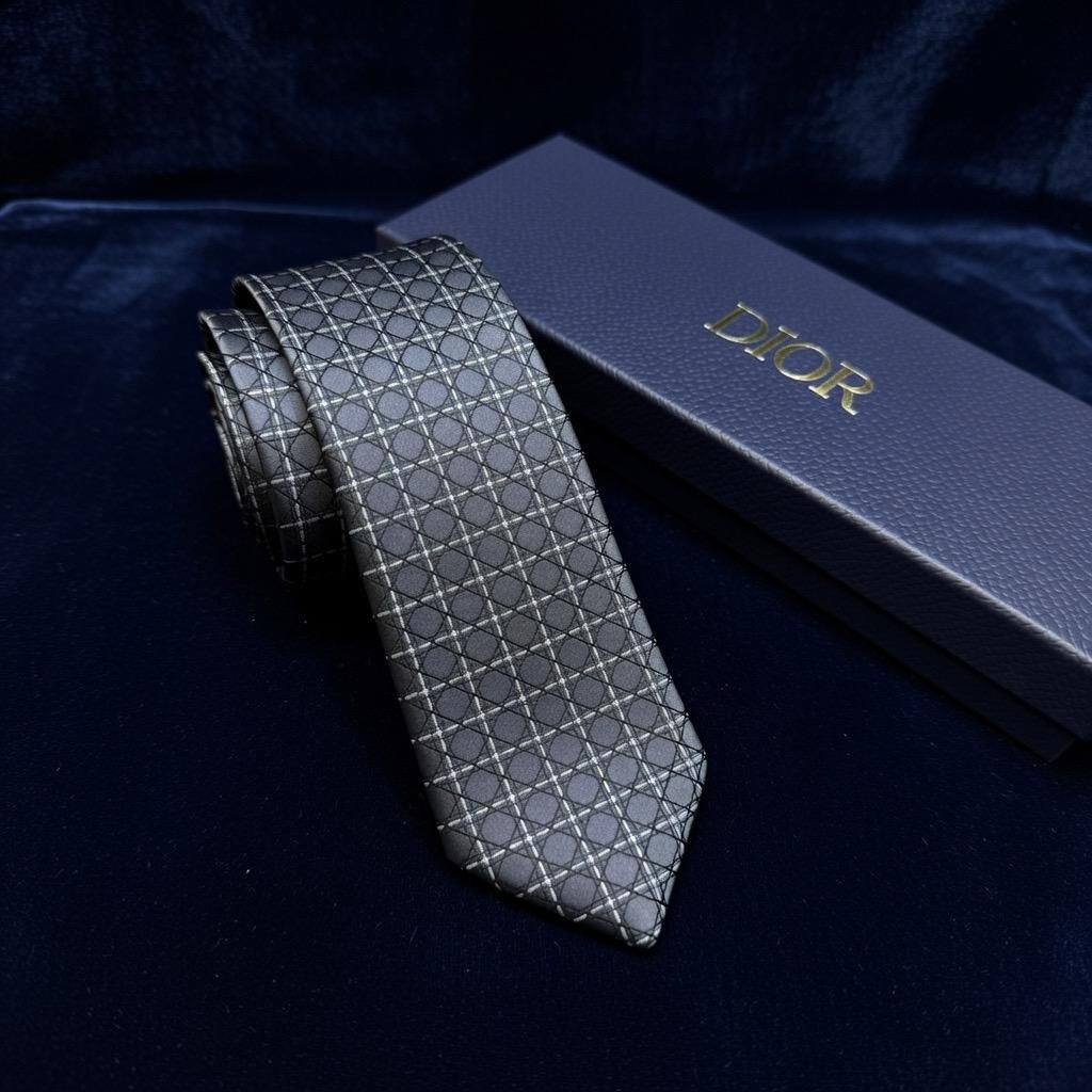 TIE
*MASTER QUALITY*

180 dhs🌺

Zain202
♥️♥️♥️
