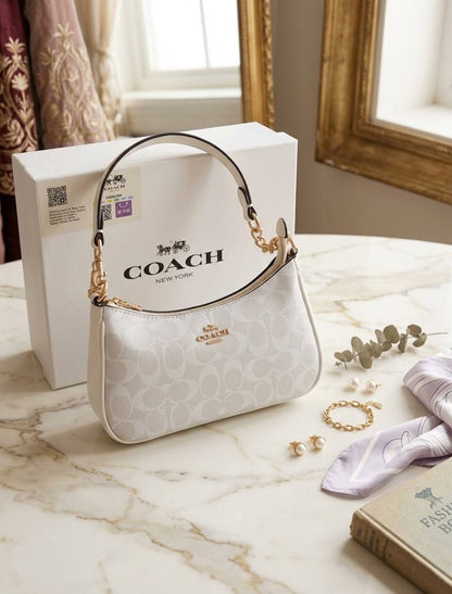 Coach Terry 25
Size 25
100 dhs🇦🇪🇦🇪

Withbox
High Quality
Zain44
♥️♥️♥️