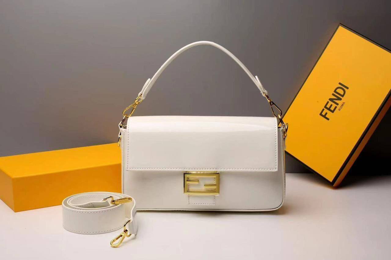 FENDI 

80 dhs❤️

with box
🎁🎁🎁

Zain90
♥️♥️♥️