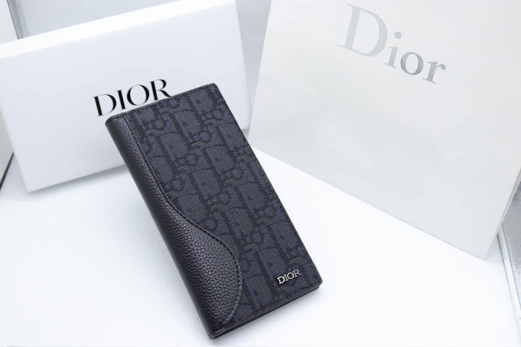 Long Wallet
70 dhs🇦🇪🇦🇪

Zain33
♥️♥️♥️