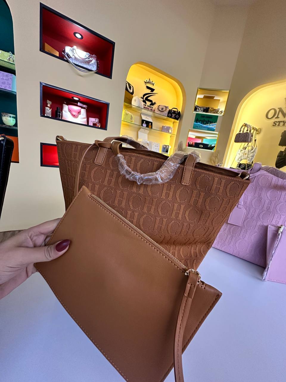 Ch

155 dhs 

Zain07
♥️♥️♥️

Zc