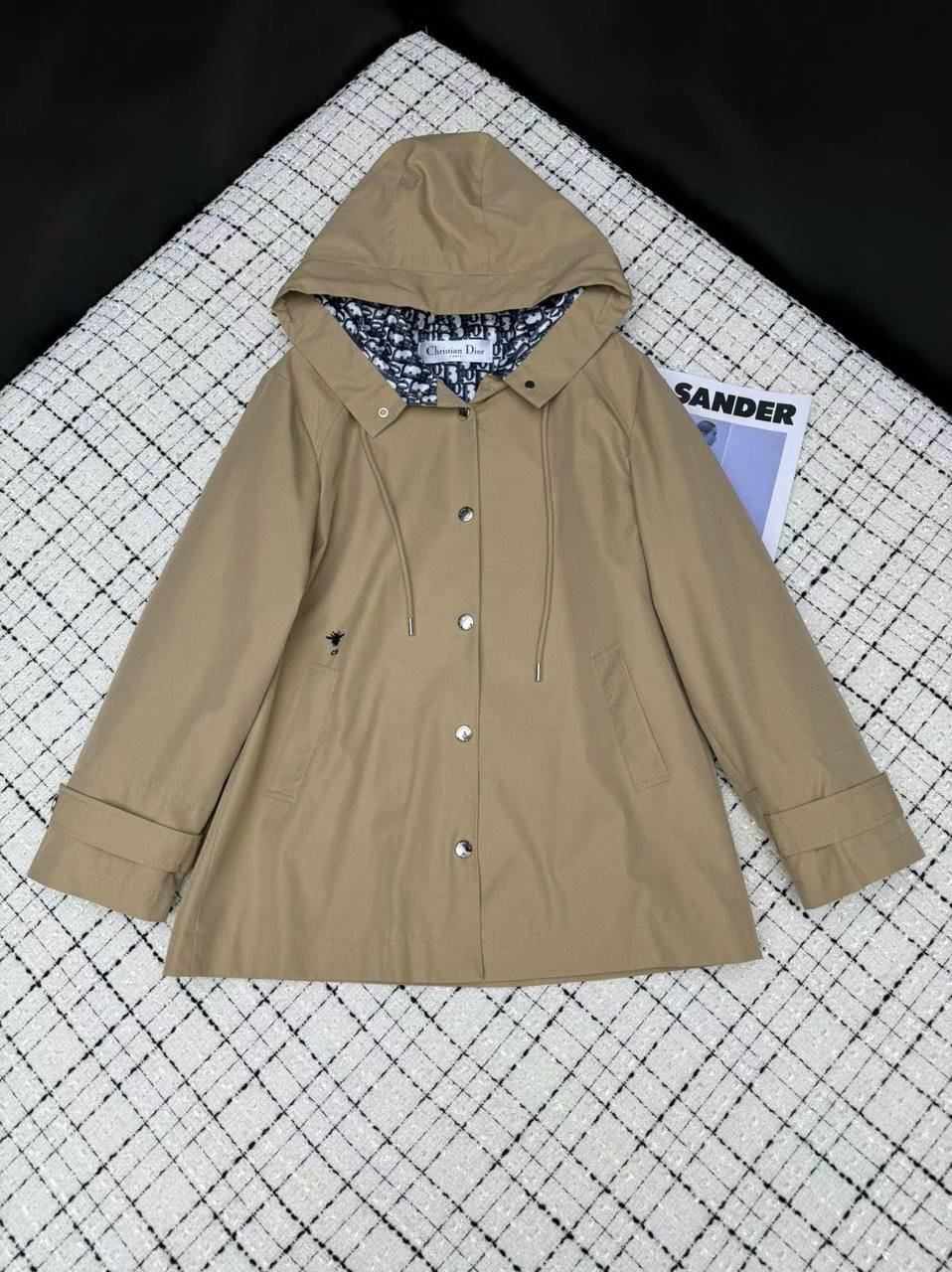 DIOR JACKET 🆕
GOOD QUALITY 💯
280 dhs🪙🌨️
SIZE S-M-L-XL

Zain231
♥️♥️♥️