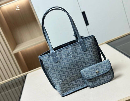 🌈 Goyard Small
1️⃣ First quality 
Size : 29 * 20 cm
75 dhs✅

Zain115
♥️♥️♥️