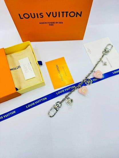 *Key Chain ❤️‍🔥*
Master quality 💯
With normal boxes 📦 
50 dhs✅
With master box 🗃️ 
75 dhs✅

Zain216
♥️♥️♥️