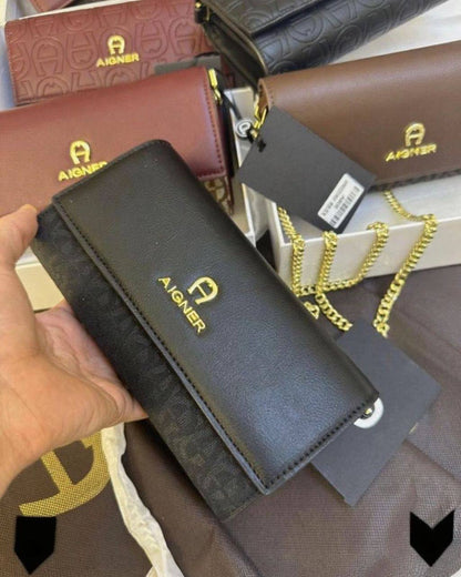 Aigner
90 dhs🪙🖤
size：20cm

Zain35
♥️♥️♥️
