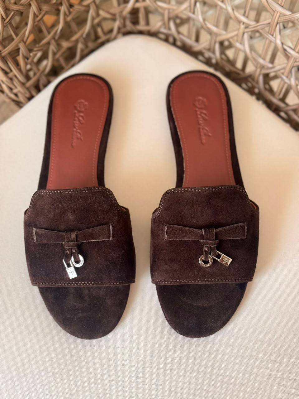 LORO PIANO

✨ new Collection
👠 36–41
💎 Premium Quality
🔥 Super Master
💰 430 dhs🇦🇪🇦🇪

Zain198
♥️♥️♥️