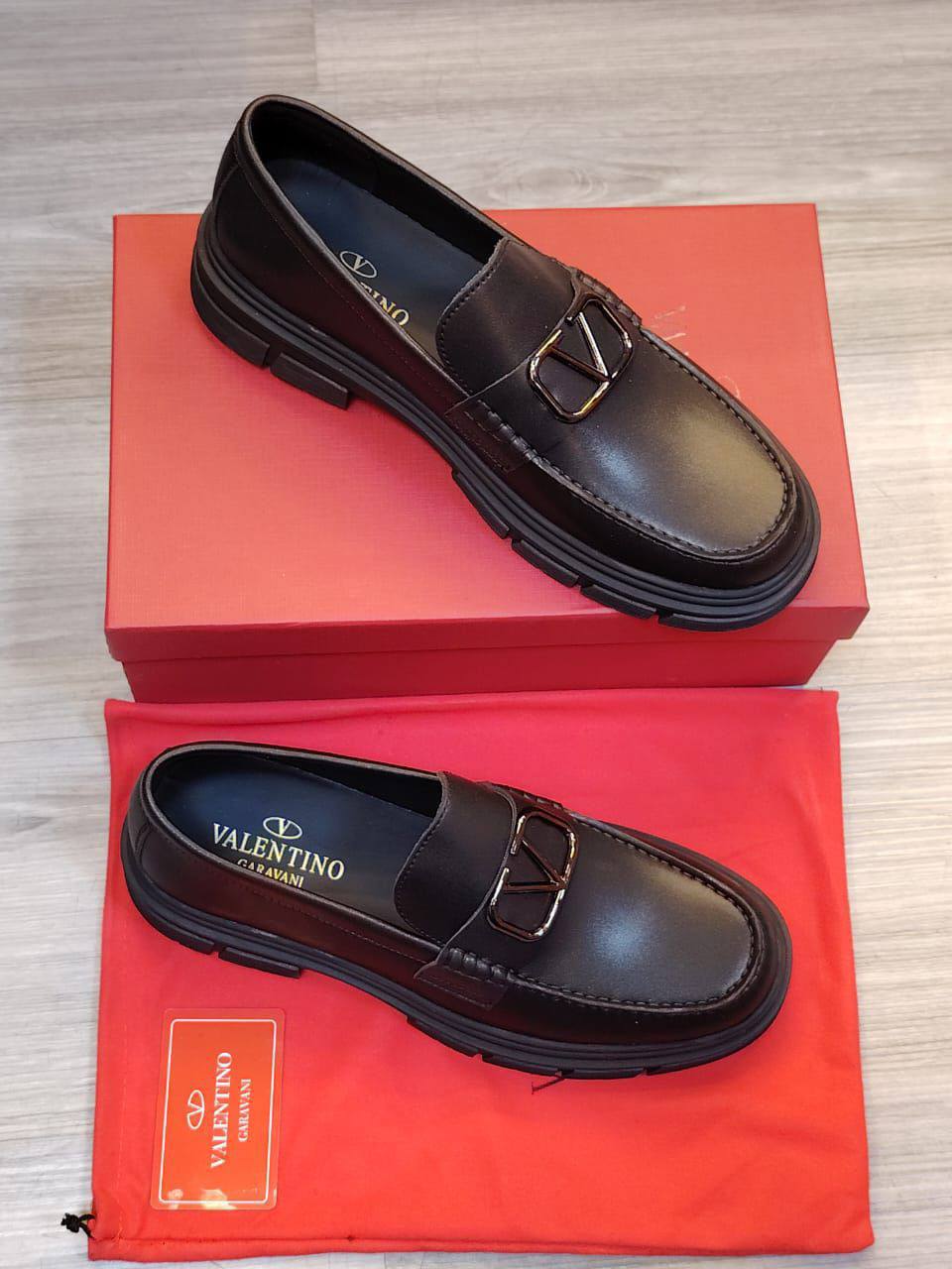 Dior   Prada   Gucci Valentino LV
 Good Quality, 
Size 40To 45
190 dhs✅

Zain16
♥️♥️♥️