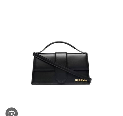 Jacquemus

110 dhs🪙🌨️

Zain143
♥️♥️♥️