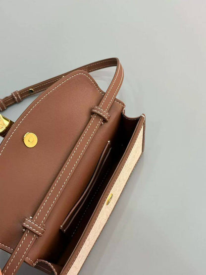 Loro Piana
95 dhs✅
Good-quality 

with box
🎁🎁🎁

Zain35
♥️♥️♥️