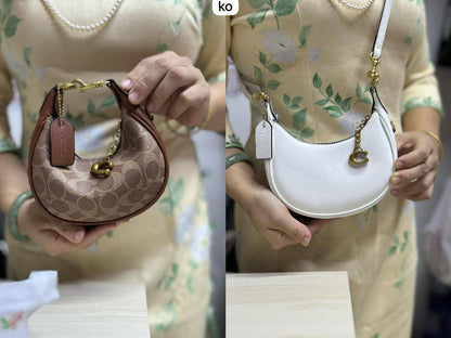🍒 Fendi / Coach mini
1️⃣ First quality +🎁
Size : 16.5 * 9 cm
75 dhs✅

Zain115
♥️♥️♥️