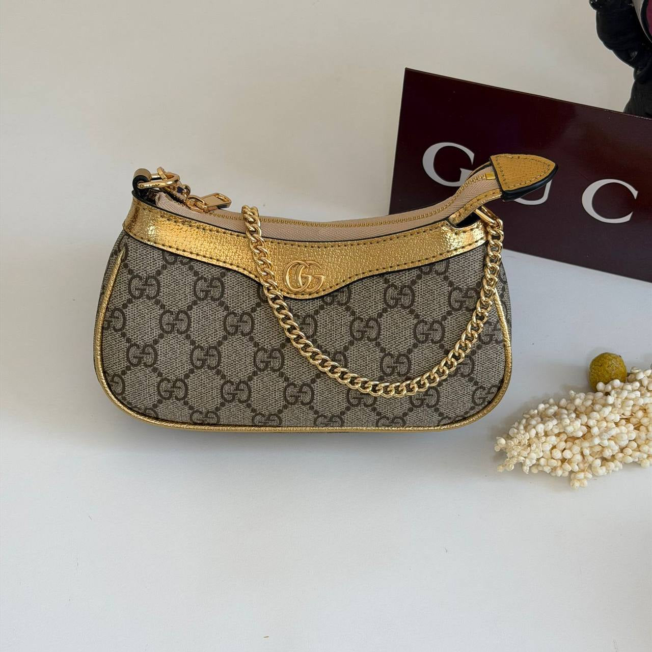 Gucci 
Master ❣️❣️
190 dhs✅

Zain134
♥️♥️♥️