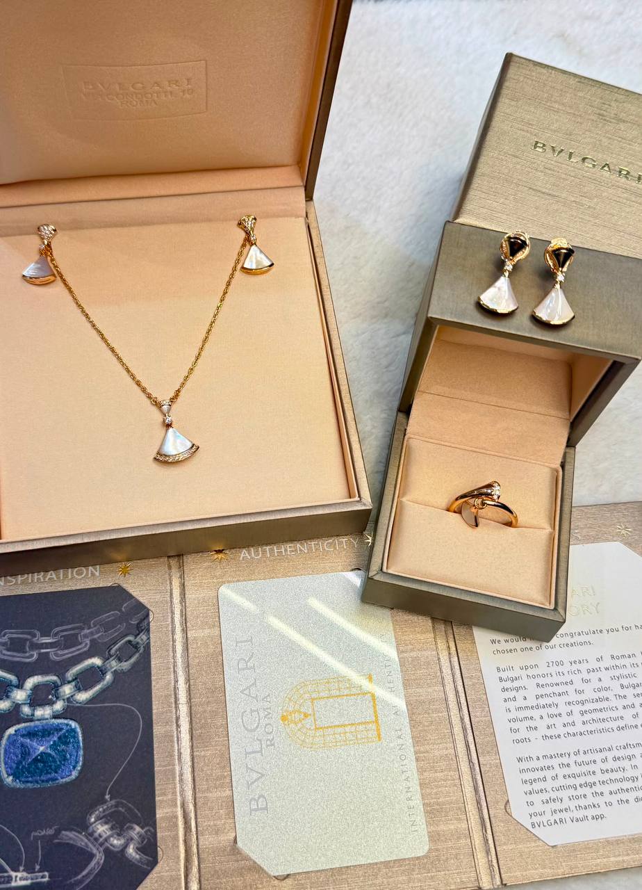 Bvlgari Set
Master +++
For Price 👇 WhatsApp✅
0568585901 
0507557372
0552275751 Owner Zain 👌

Zain209
♥️♥️♥️