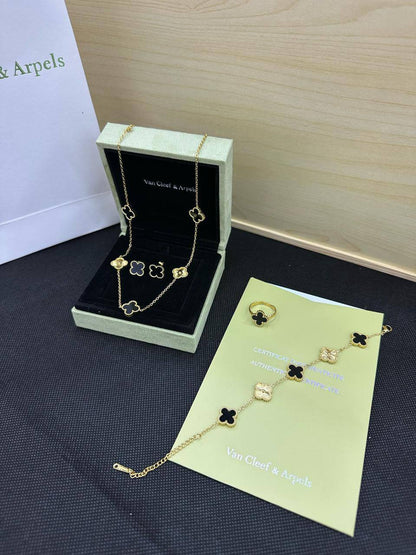 VCA SET🪸*
Stainless steel 💯
Necklace ❤️‍🩹
Earring 🌴
Ring 💍 free size
Breslat 🍁
With normal boxes 📦 
50 dhs🪙💕
With master boxes 📦 
70 dhs🪙💕

Zain216
♥️♥️♥️