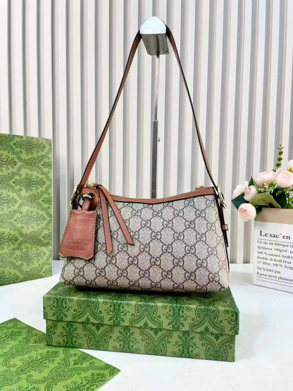 Gucci
95 dhs❣️

With Box
🎁🎁🎁

Zain50
♥️♥️♥️
