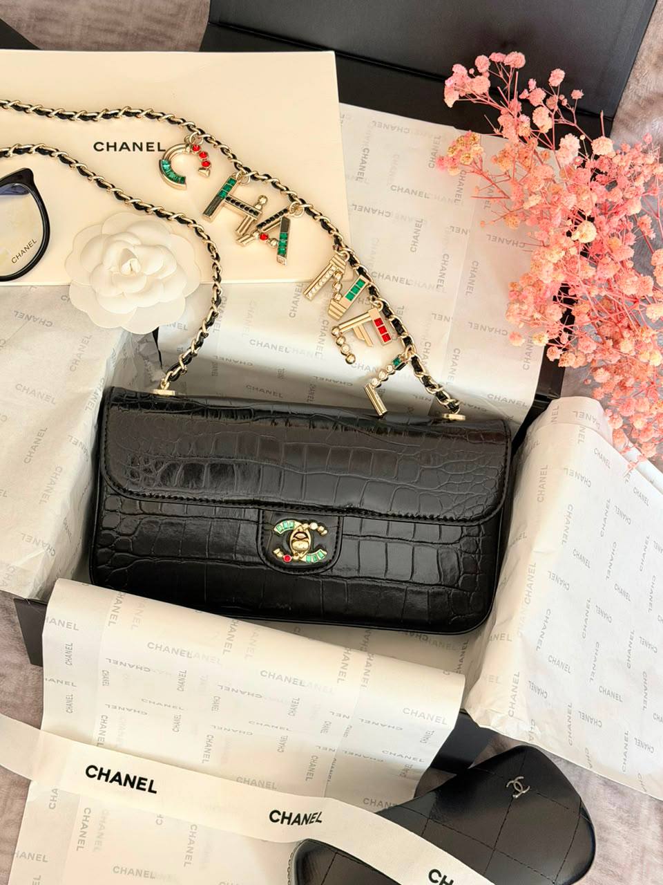 Chanel

240 dhs

Zain134
♥️♥️♥️