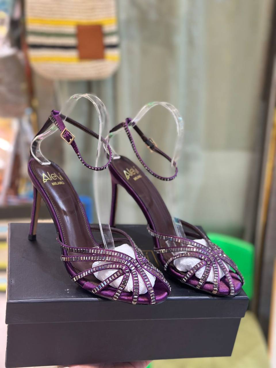 Alevi Milano 

Size 36 to 41 

130 dhs✅

Zain146
♥️♥️♥️