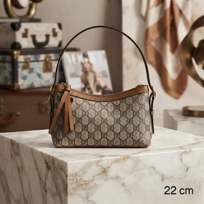 GUCCI 

Shoulder Bag 
With Small Strap
Gold Hardware
Size : 22 cm
With BOX

100 DHS🇦🇪🇦🇪

Zain239
♥️♥️♥️