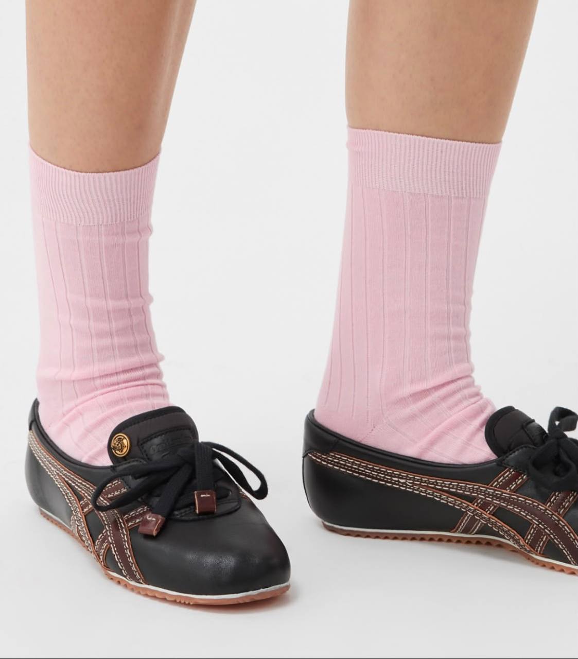 versace x onitsuka tiger
 , 36 to 40 , 

210 dhs

Zain196