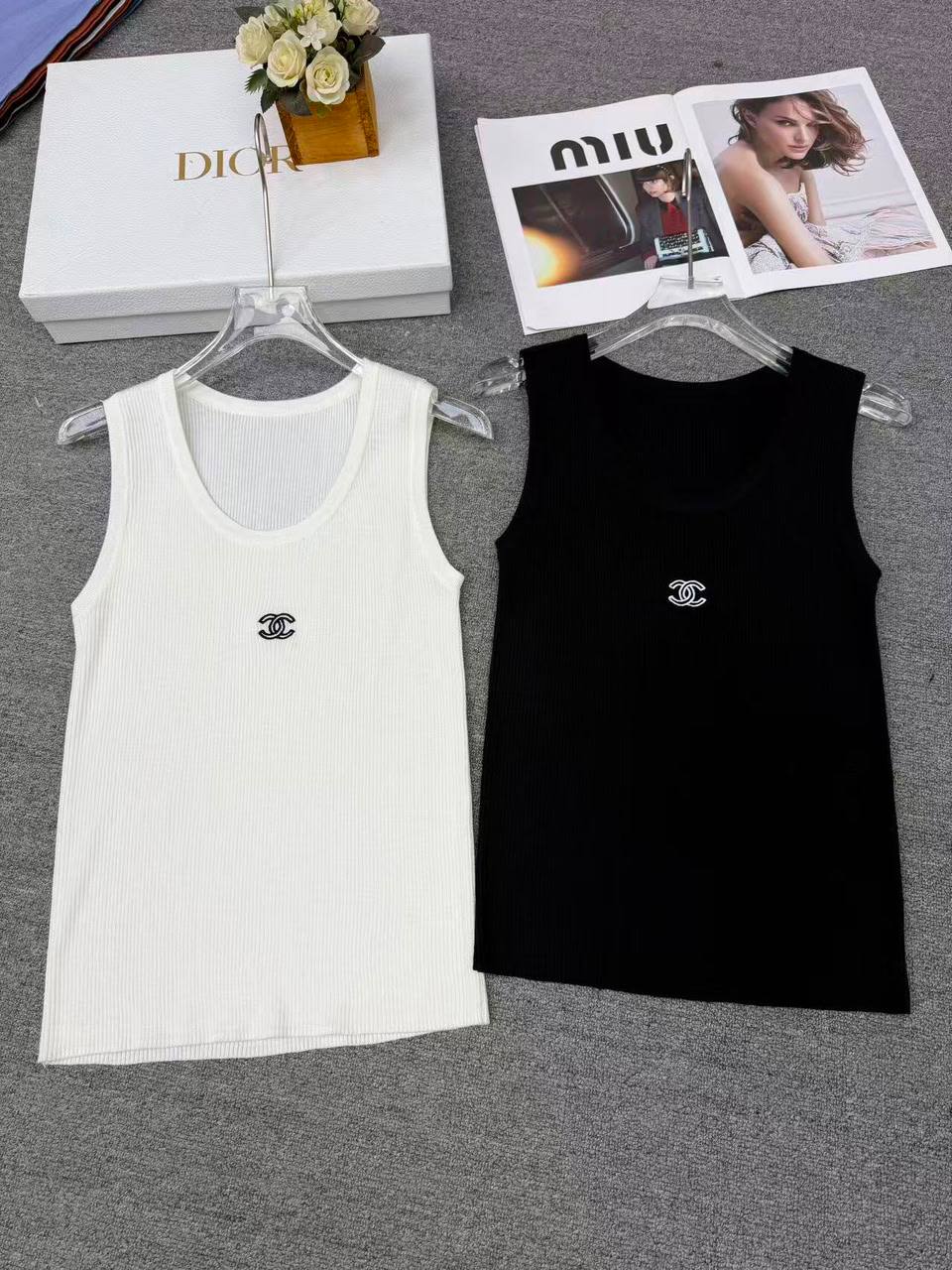 CHANEL
Women’s Top
Master Quality 
SML
190 dhs✅

Zain276
♥️♥️♥️