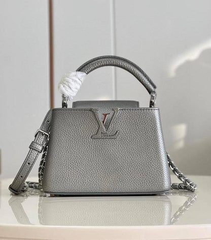 LOUIS VUITTON ✨💕✨
New collection ✨✨✨
SuperMaster Quality 🔥🔥
Available Now ❤️❤️❤️
For Price 👇 WTSP Text Zain 0568585901

Zain252
♥️♥️♥️