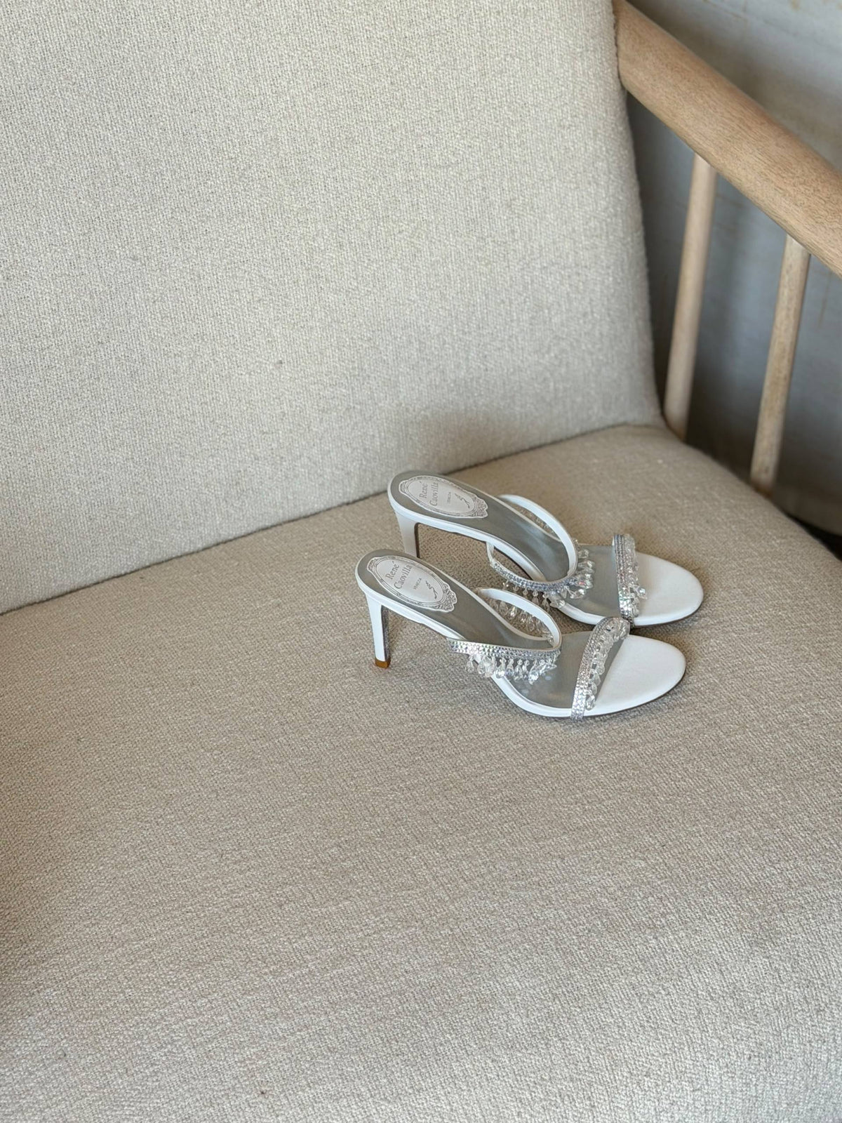 RENE
QUALITY:SUPER MASTER

SIZE:36 TO 41😍🥰
500 dhs🇦🇪🇦🇪

Zain319
♥️♥️♥️