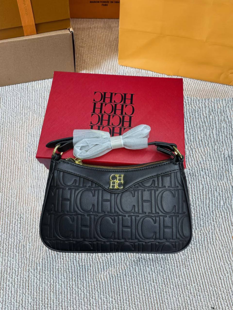 YSL - CH - Tory Burch - Hermes

with box
🎁🎁🎁

85 dhs✅

Zain38
♥️♥️♥️