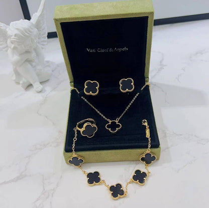 VCA SET ❤️‍🔥*
Necklace ✨
Earring 🍁
Bracelet 🦋
Ring free size 💍
Master quality 💯
With normal boxes 📦 
50 dhs❣️
With master box 🗃️ 
75 dhs❣️

Zain216
♥️♥️♥️
