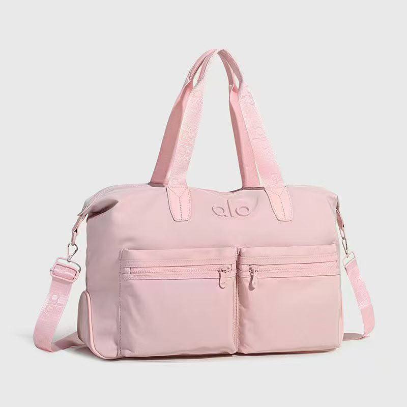 Alo
85 dhs✅
size 45×20×28cm

Zain42
♥️♥️♥️