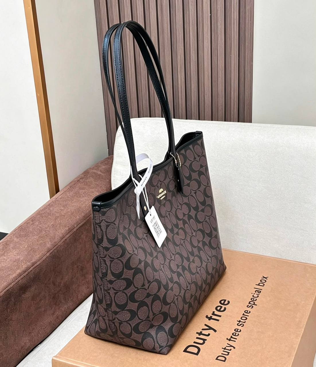 COACH 
GOOD QUALITY 
WITH BOX 
120 dhs🇦🇪🇦🇪

Zain295
♥️♥️♥️