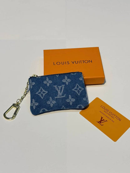 NEW CAME
LV COINS WALLET
GOOD QUALITY
30 dhs✅

Zain40
♥️♥️♥️