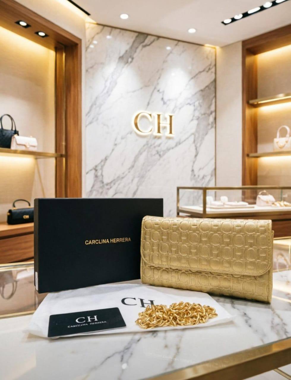 Aigner - CH
80 dhs💓
with box
Size:21*12*4

Zain07
♥️♥️♥️